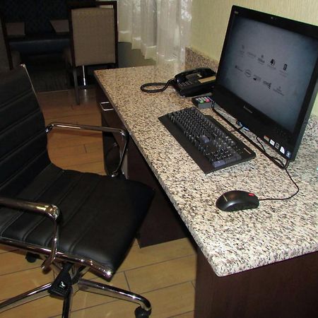 Hampton Inn Данвил Екстериор снимка