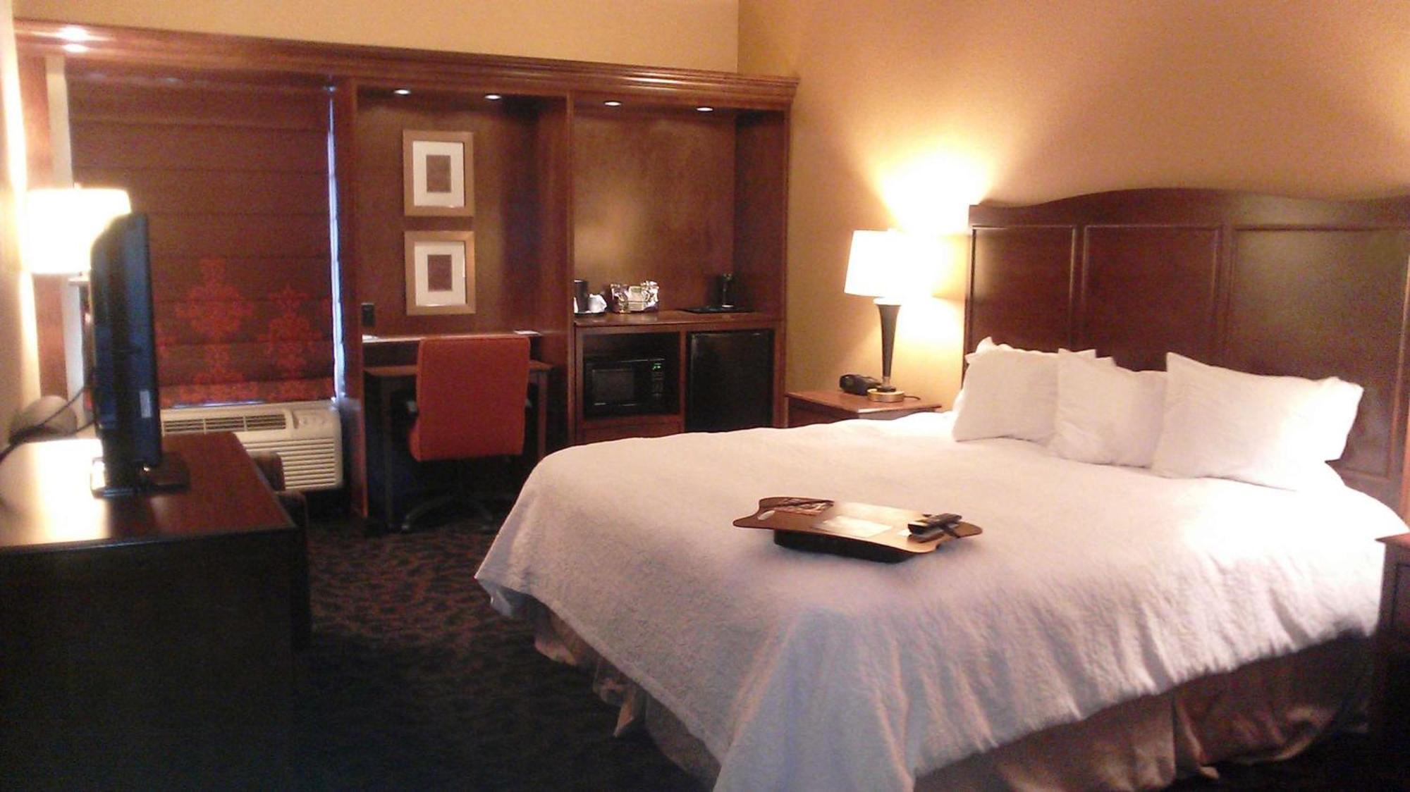Hampton Inn Данвил Екстериор снимка