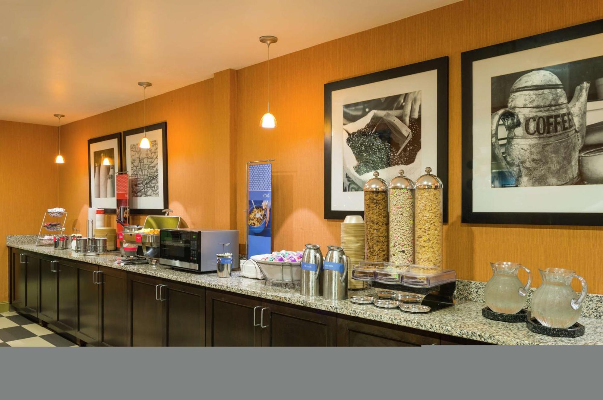 Hampton Inn Данвил Екстериор снимка