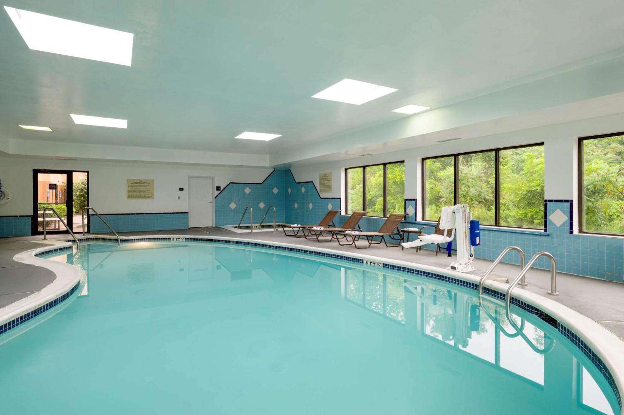 Hampton Inn Данвил Екстериор снимка