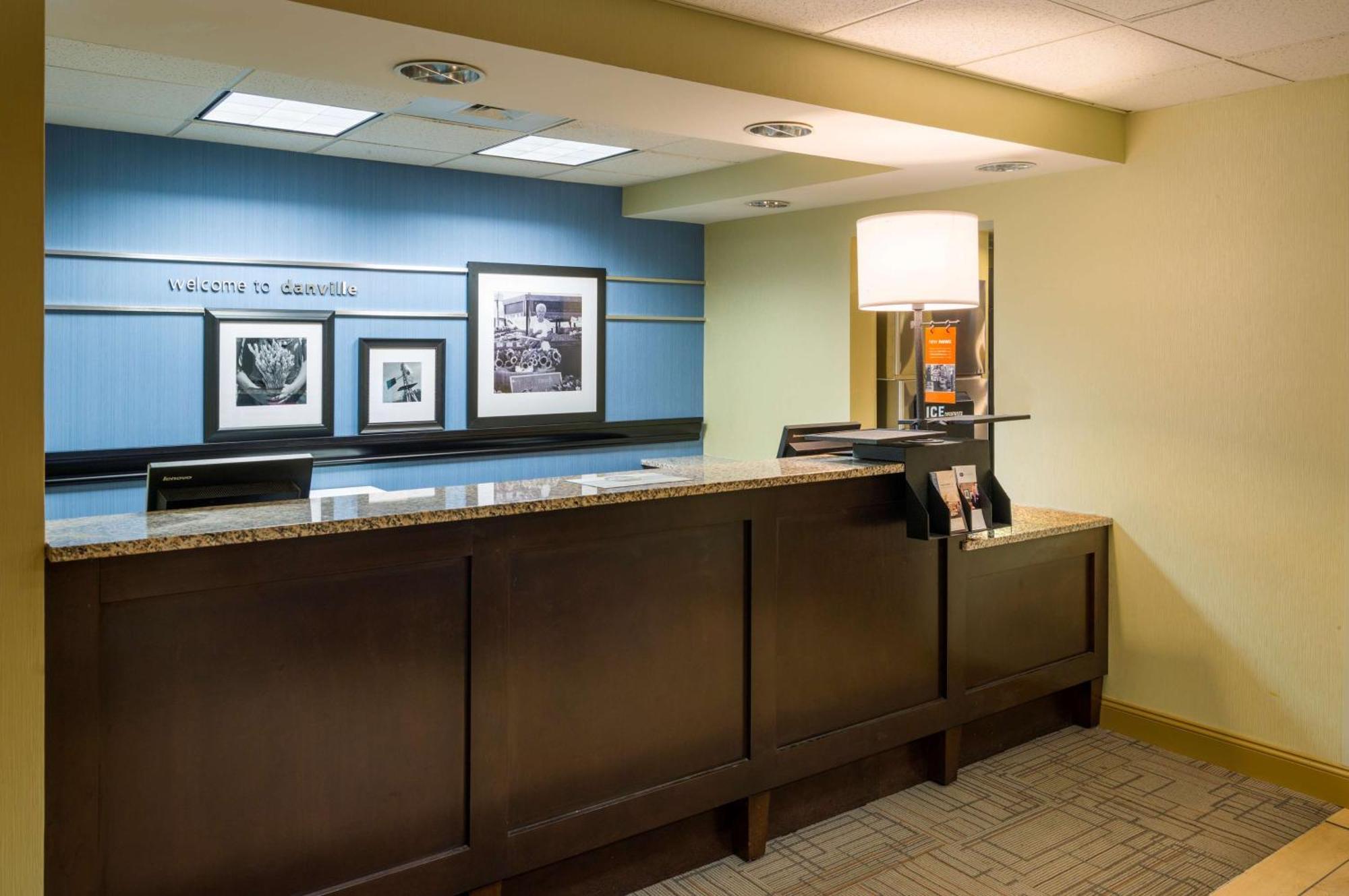 Hampton Inn Данвил Екстериор снимка