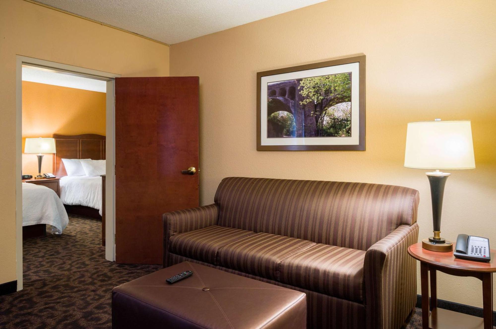 Hampton Inn Данвил Екстериор снимка