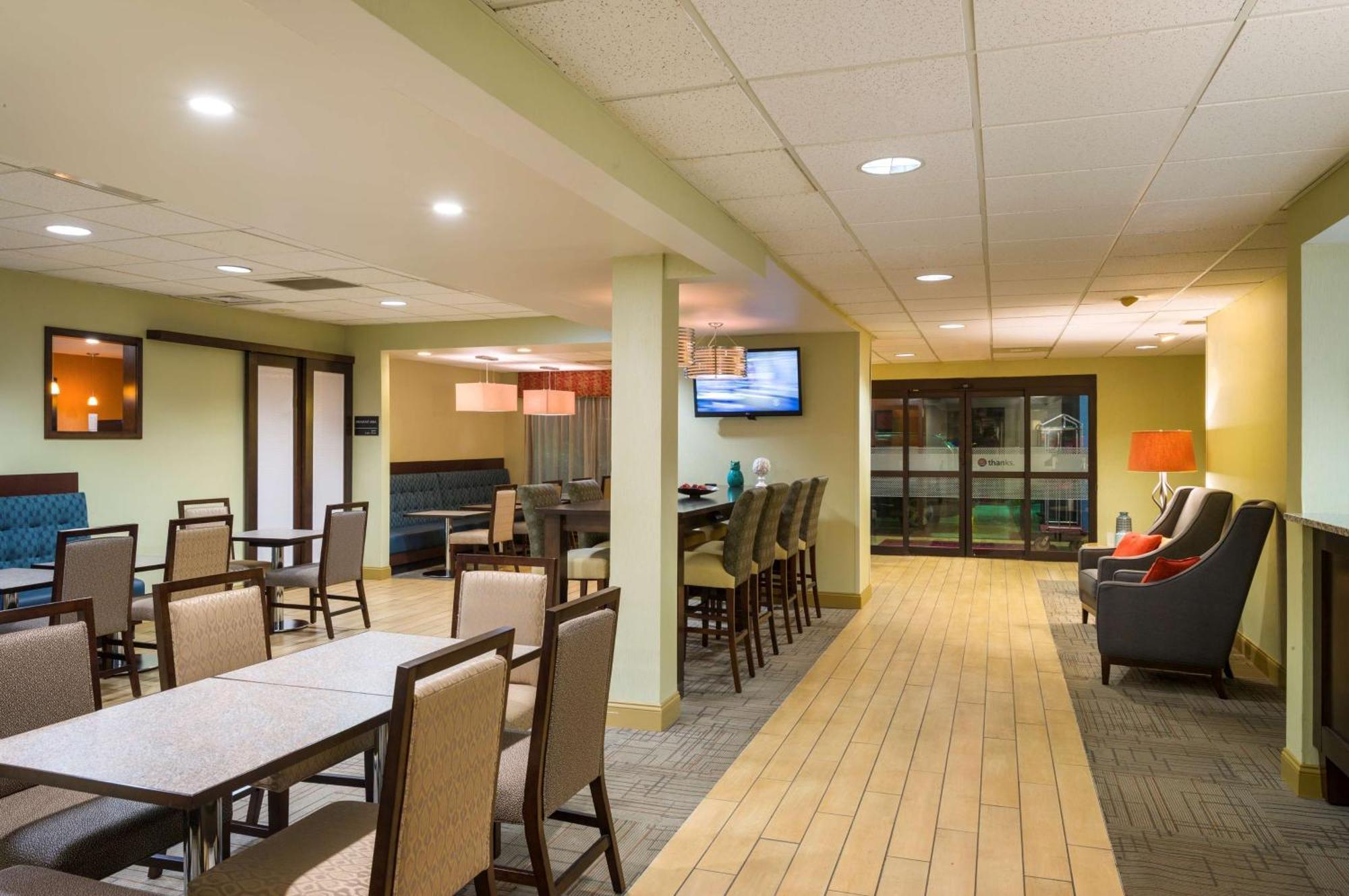 Hampton Inn Данвил Екстериор снимка