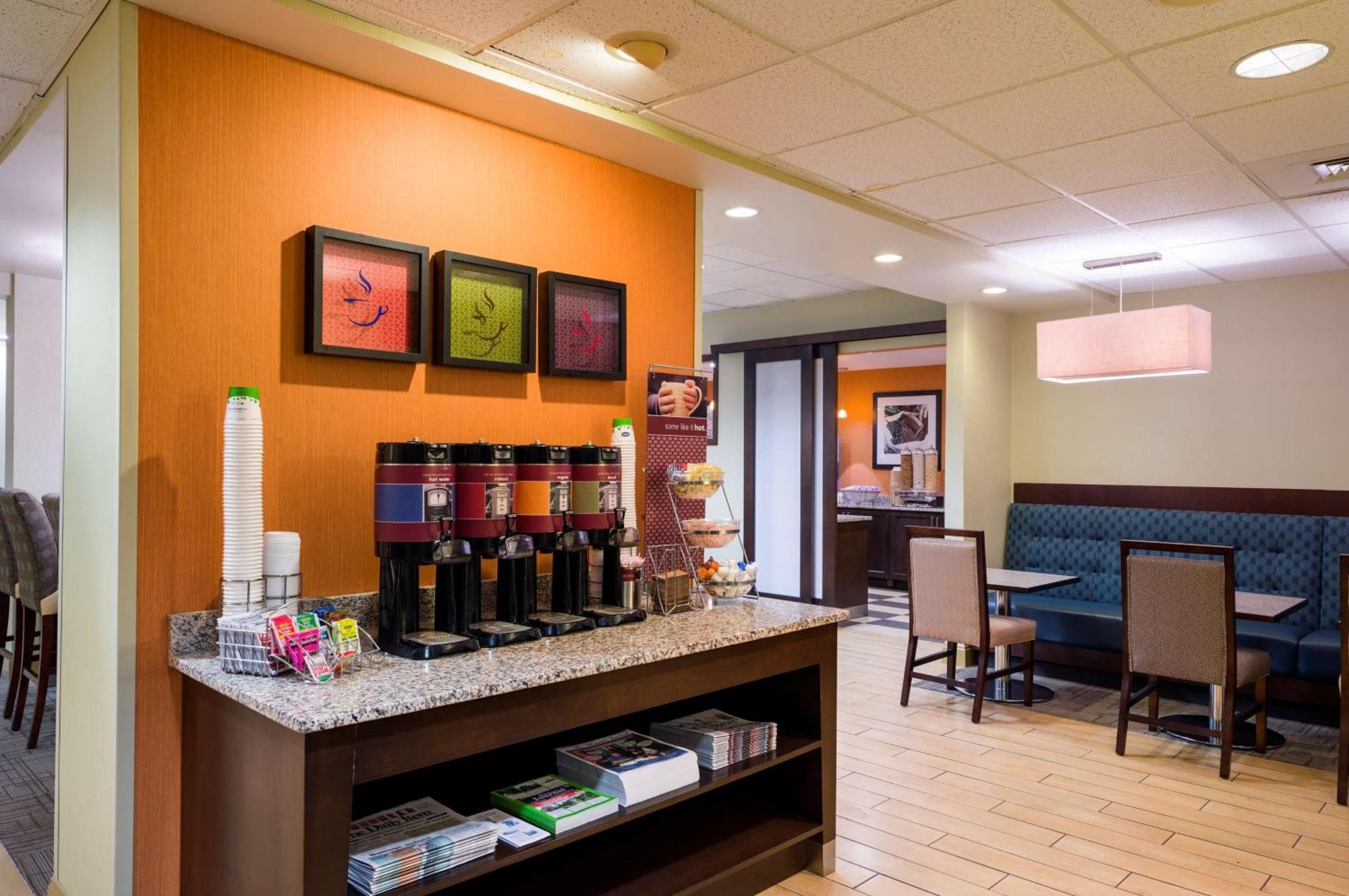 Hampton Inn Данвил Екстериор снимка