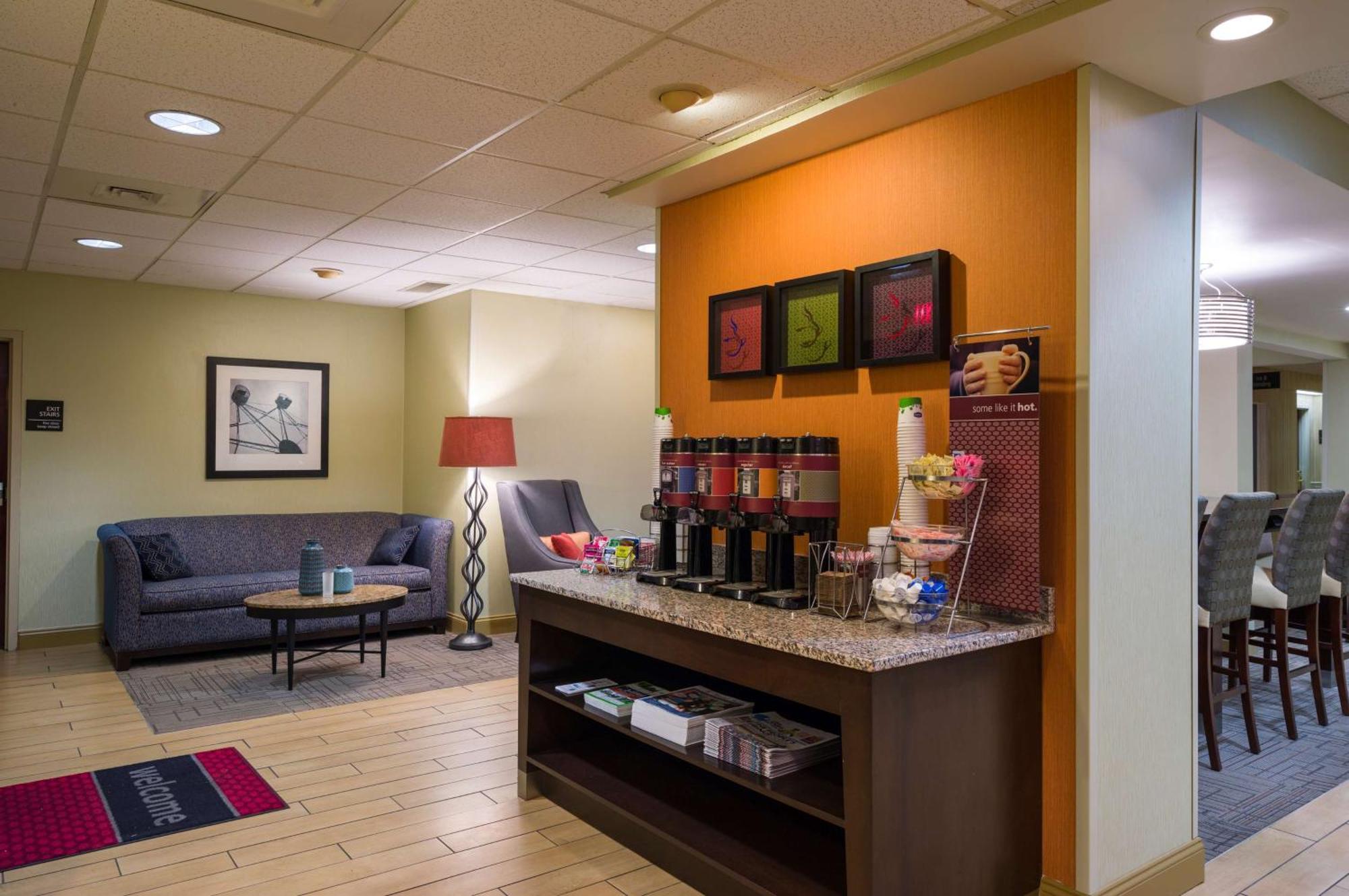 Hampton Inn Данвил Екстериор снимка