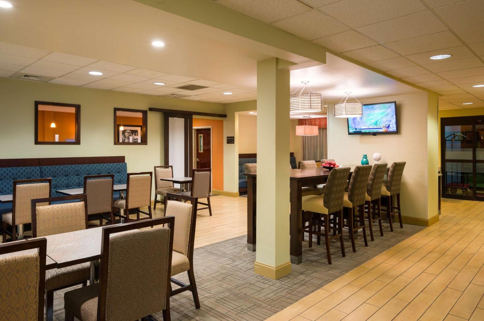 Hampton Inn Данвил Екстериор снимка